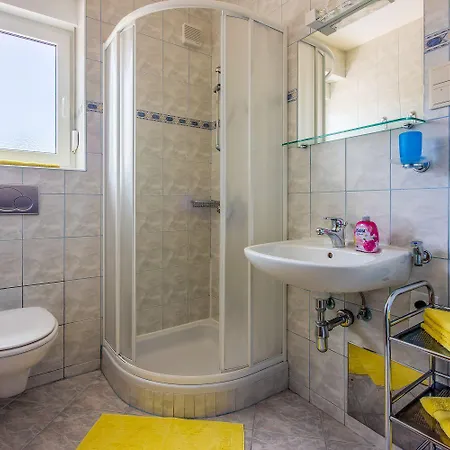 Komfortables Nur 500 Meter Zum Mit Meerblick, Klima, Privatem Balkon Crikvenica
