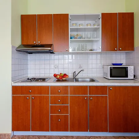 Komfortables Nur 500 Meter Zum Mit Meerblick, Klima, Privatem Balkon Apartment Crikvenica