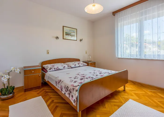 Komfortables Nur 500 Meter Zum Mit Meerblick, Klima, Privatem Balkon Apartment