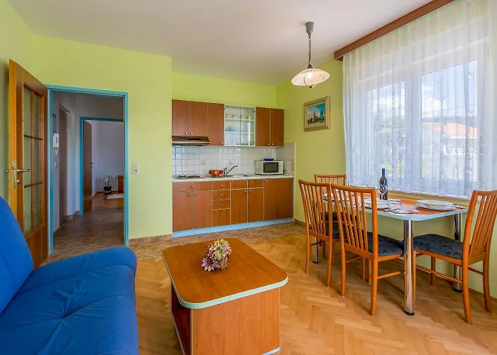 Apartment Komfortables Nur 500 Meter Zum Mit Meerblick, Klima, Privatem Balkon Crikvenica