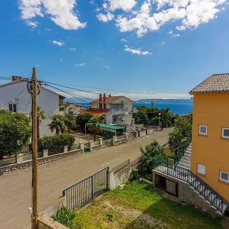 Komfortables Nur 500 Meter Zum Mit Meerblick, Klima, Privatem Balkon Crikvenica