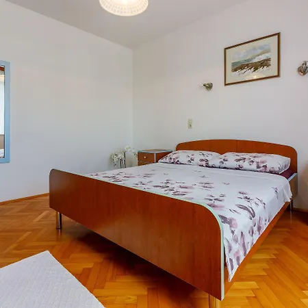 Komfortables Nur 500 Meter Zum Mit Meerblick, Klima, Privatem Balkon Apartment *
