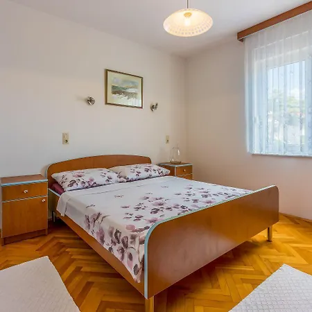 Komfortables Nur 500 Meter Zum Mit Meerblick, Klima, Privatem Balkon Apartment