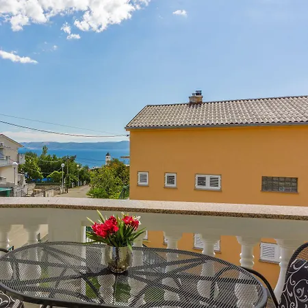 Apartment Komfortables Nur 500 Meter Zum Mit Meerblick, Klima, Privatem Balkon Crikvenica