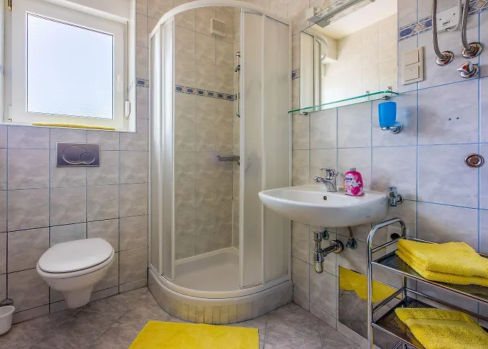 Komfortables Nur 500 Meter Zum Mit Meerblick, Klima, Privatem Balkon Crikvenica