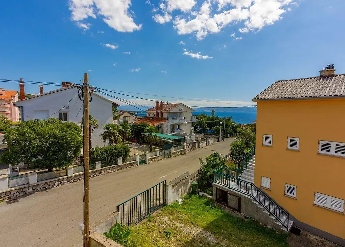 Komfortables Nur 500 Meter Zum Mit Meerblick, Klima, Privatem Balkon Crikvenica